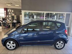 Blau Gebraucht 2010 Mercedes A160 Elegance Limousine | 2.990 €