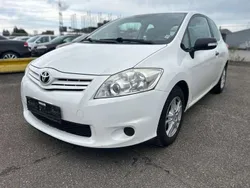 Super (pure) white ii Gebraucht 2012 Toyota Auris Basis Kleinwagen | 3.999 € (Etwas zu teuer)