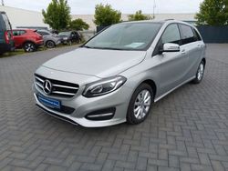 Silber Gebraucht 2015 Mercedes B180 Van / Kleinbus | 13.990 € (Fairer Preis)