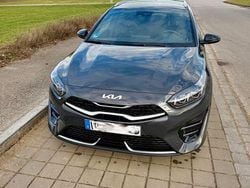 Grau Gebraucht 2023 Kia Ceed Sportswagon GT-Line Kombi | 26.250 € (Etwas zu teuer)
