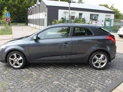 Grau Gebraucht 2010 Kia Ceed LX Kleinwagen | 4.950 € (Superpreis)