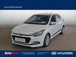 Weiß Gebraucht 2017 Hyundai i20 GO! Limousine | 8.980 € (Fairer Preis)