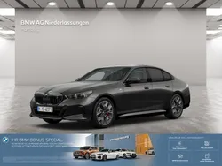 Grau Gebraucht 2024 BMW i5 M Sport Limousine | 67.907 € (Fairer Preis)