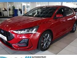 Rot Neu 2024 Ford Focus ST-Line Limousine | 27.479 € (Guter Preis)