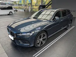 Blau Gebraucht 2021 Volvo V60 Inscription Kombi | 31.500 € (Guter Preis)