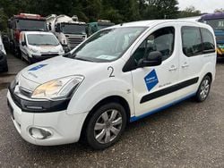 Weiß Gebraucht 2013 Citroën Berlingo SELECTION Van / Kleinbus | 3.840 € (Superpreis)