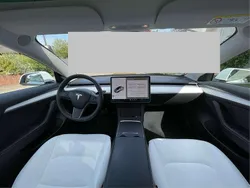 Weiß Gebraucht 2021 Tesla Model 3 Standard Range Plus Limousine | 22.900 € (Fairer Preis)