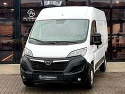 Weiss Gebraucht 2024 Opel Movano Van | 23.500 € (Guter Preis)