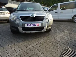 Grau Gebraucht 2012 Skoda Yeti Plus Edition SUV | 8.500 € (Fairer Preis)