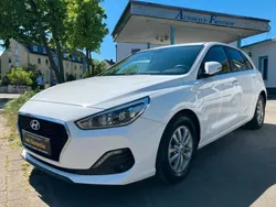Polar white / sol Gebraucht 2020 Hyundai i30 Select Limousine | 13.450 € (Fairer Preis)