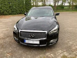 Schwarz Gebraucht 2017 Infiniti Q70 Premium Executive Limousine | 18.900 €