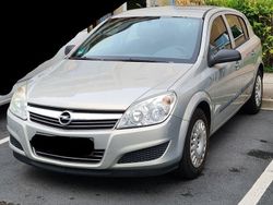 Silber Gebraucht 2009 Opel Astra Innovation Limousine | 3.000 € (Fairer Preis)