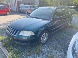 Grün Gebraucht 2001 VW Passat Kombi | 450 € (Superpreis)