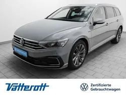 Grau Gebraucht 2023 VW Passat GTE Kombi | 31.880 € (Fairer Preis)