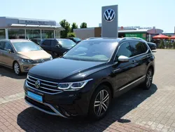 Schwarz Gebraucht 2024 VW Tiguan Allspace Elegance SUV | 49.990 € (Etwas zu teuer)