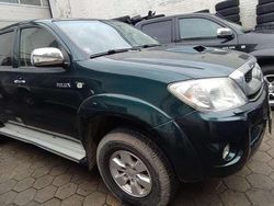 Grün Gebraucht 2011 Toyota HiLux Abholung | 12.100 € (Fairer Preis)