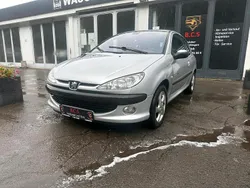 Silber Gebraucht 2002 Peugeot 206 Kleinwagen | 2.190 €