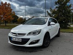 Weiß Gebraucht 2013 Opel Astra Sport Kombi | 6.800 € (Fairer Preis)