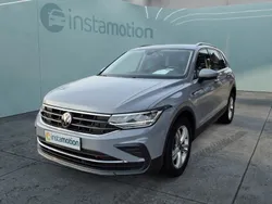Grau Gebraucht 2022 VW Tiguan Life SUV | 31.140 € (Fairer Preis)