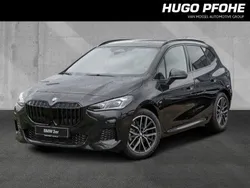 Sapphirschwarz metallic Neu 2025 BMW 220 Active Tourer M Sport Van / Kleinbus | 50.027 €