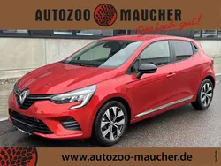 Feuerrot Gebraucht 2022 Renault Clio V Evolution Limousine | 13.990 € (Guter Preis)