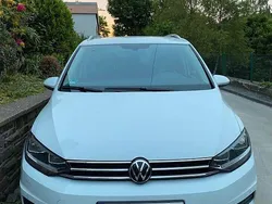 Weiß Gebraucht 2021 VW Touran United Van / Kleinbus | 24.000 € (Fairer Preis)