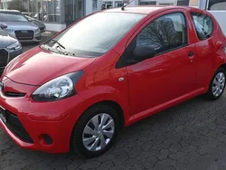 Rot Gebraucht 2012 Toyota Aygo Basis Kleinwagen | 3.498 € (Guter Preis)