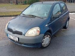Silber Gebraucht 2001 Toyota Yaris Executive Limousine | 899 € (Guter Preis)