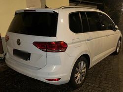 Weiß Gebraucht 2016 VW Touran Van / Kleinbus | 10.000 € (Etwas zu teuer)