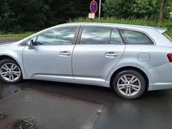 Silber Gebraucht 2013 Toyota Avensis Life Kombi | 5.750 € (Guter Preis)