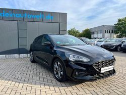 Schwarz Gebraucht 2020 Ford Focus ST-Line Limousine | 15.900 € (Fairer Preis)