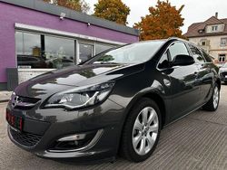 Grau Gebraucht 2015 Opel Astra Exklusiv Kombi | 11.990 € (Fairer Preis)