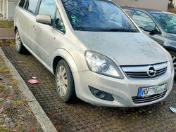 Beige Gebraucht 2010 Opel Zafira Family Van / Kleinbus | 1.899 € (Superpreis)