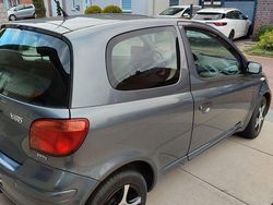 Grau Gebraucht 2005 Toyota Yaris Sol Limousine | 2.000 € (Fairer Preis)