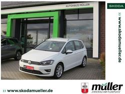 Pure white Gebraucht 2016 VW Golf Sportsvan Comfortline Van / Kleinbus | 12.399 € (Fairer Preis)