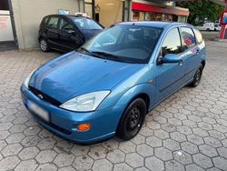 Blau Gebraucht 2000 Ford Focus Limousine | 350 € (Superpreis)