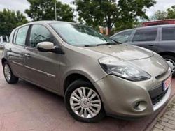 Beige Gebraucht 2009 Renault Clio II Limousine | 2.700 €