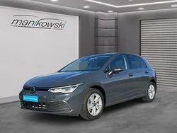 Grau Gebraucht 2023 VW Golf VIII Life Limousine | 20.907 € (Guter Preis)