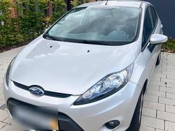 Silber Gebraucht 2008 Ford Fiesta Kleinwagen | 3.850 €