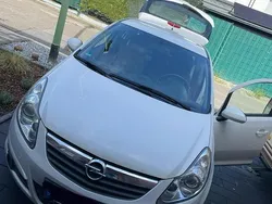 Weiß Gebraucht 2009 Opel Corsa Kleinwagen | 2.150 € (Guter Preis)