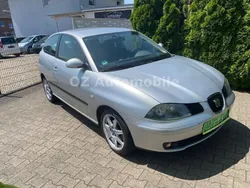 Silber Gebraucht 2002 Seat Ibiza Sport Limousine | 1.990 € (Fairer Preis)