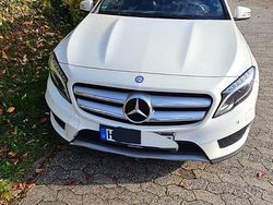 Weiß Gebraucht 2015 Mercedes GLA180 SUV | 18.500 € (Etwas zu teuer)