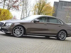 Braun Gebraucht 2017 Mercedes E220 AMG Limousine | 26.480 € (Fairer Preis)