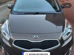 Braun Gebraucht 2015 Kia Carens Edition 7 Van / Kleinbus | 6.900 € (Guter Preis)
