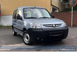 Farbe islandgrau/metalliclack Gebraucht 2003 Peugeot Partner Avantage Van / Kleinbus | 3.980 € (Fairer Preis)