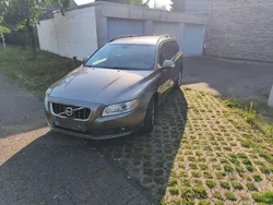 Braun Gebraucht 2010 Volvo V70 Momentum Kombi | 7.100 € (Fairer Preis)