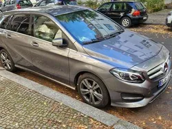 Grau Gebraucht 2017 Mercedes B200 Edition Van / Kleinbus | 19.000 € (Teuer)