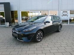 Schwarz Gebraucht 2024 Kia Ceed Limousine | 25.900 € (Guter Preis)