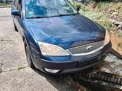 Blau Gebraucht 2005 Ford Mondeo Kombi | 400 €