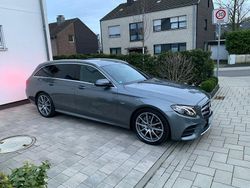 Grau Gebraucht 2019 Mercedes E220 AMG line Limousine | 26.800 € (Guter Preis)